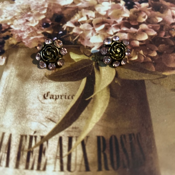 Avon vintage Gold plated earrings with pink CZ diamond studded earrings - Picture 3 of 13